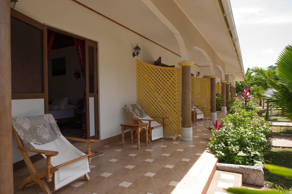 Etoile Labrine Guest House La Digue Habitación foto