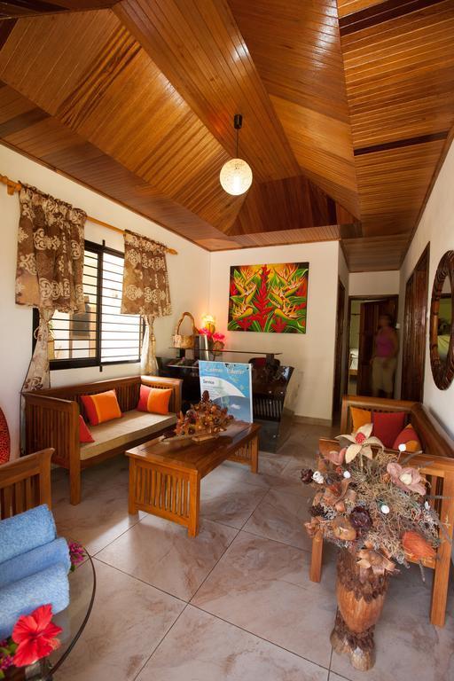 Etoile Labrine Guest House La Digue Exterior foto